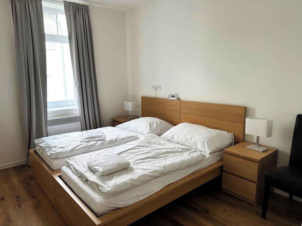 Grand Apartment, 2 Bedrooms, Pets Not Allowed (AP 18) photo 2