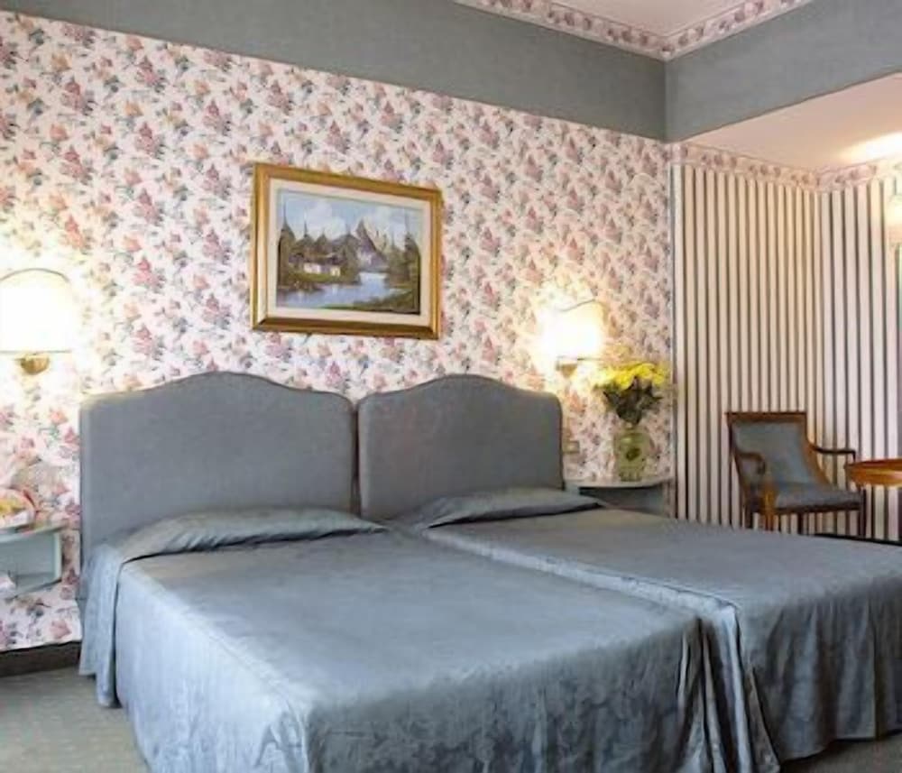Standard Room - Photo 1