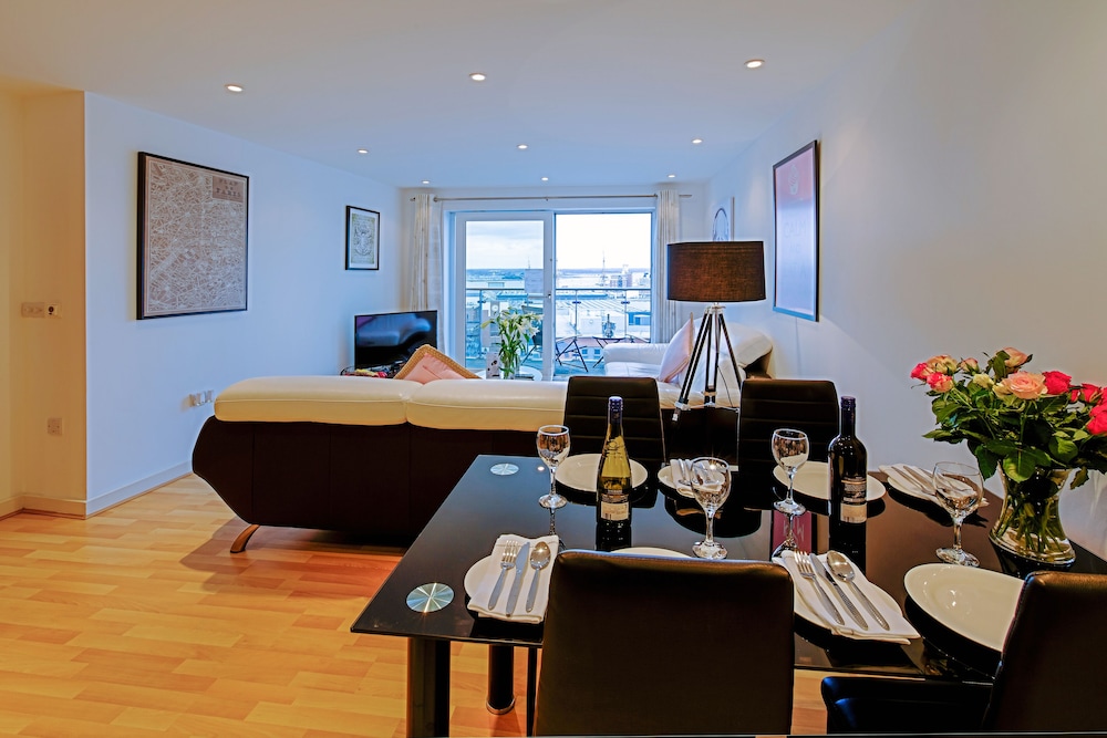 Apartment, 2 Bedrooms, Balcony photo 3