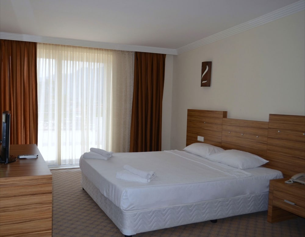 Deluxe Suite, Sea View photo 3