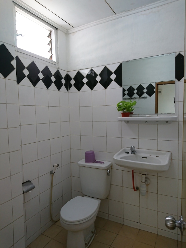 Basic Double or Twin Room - Photo 3