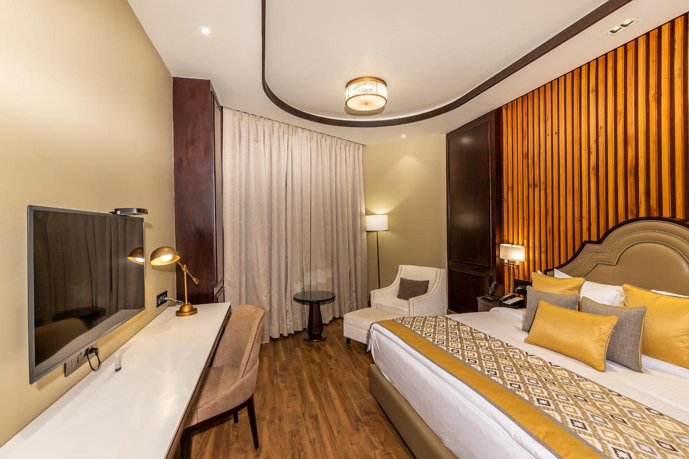 Junior Suite with Mountain View photo 2