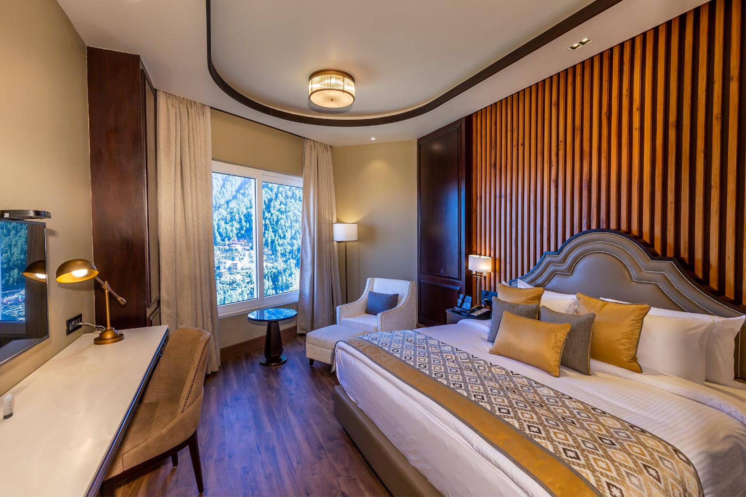 Junior Suite with Mountain View