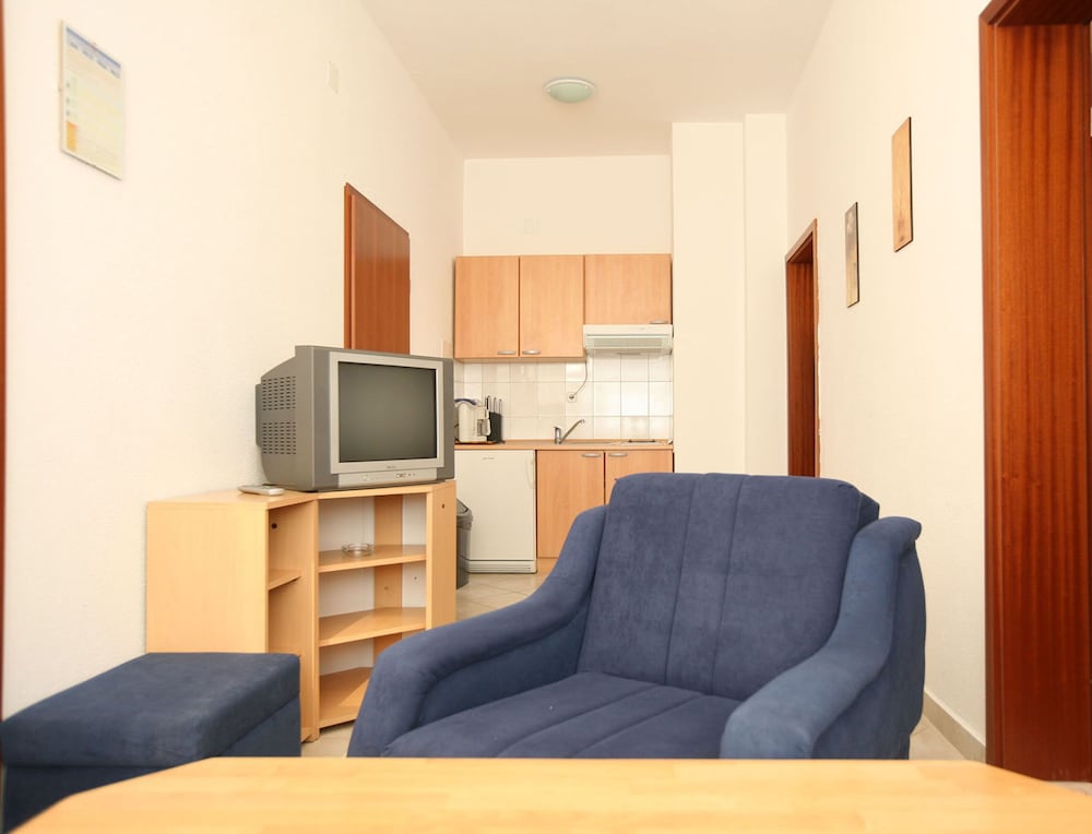 Basic Apartment, 2 Bedrooms photo 3