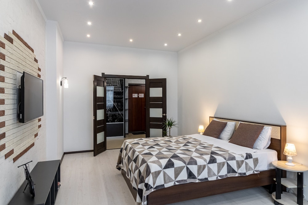 Comfort Apartment, 1 Queen Bed with Sofa bed, Non Smoking, City View photo 3