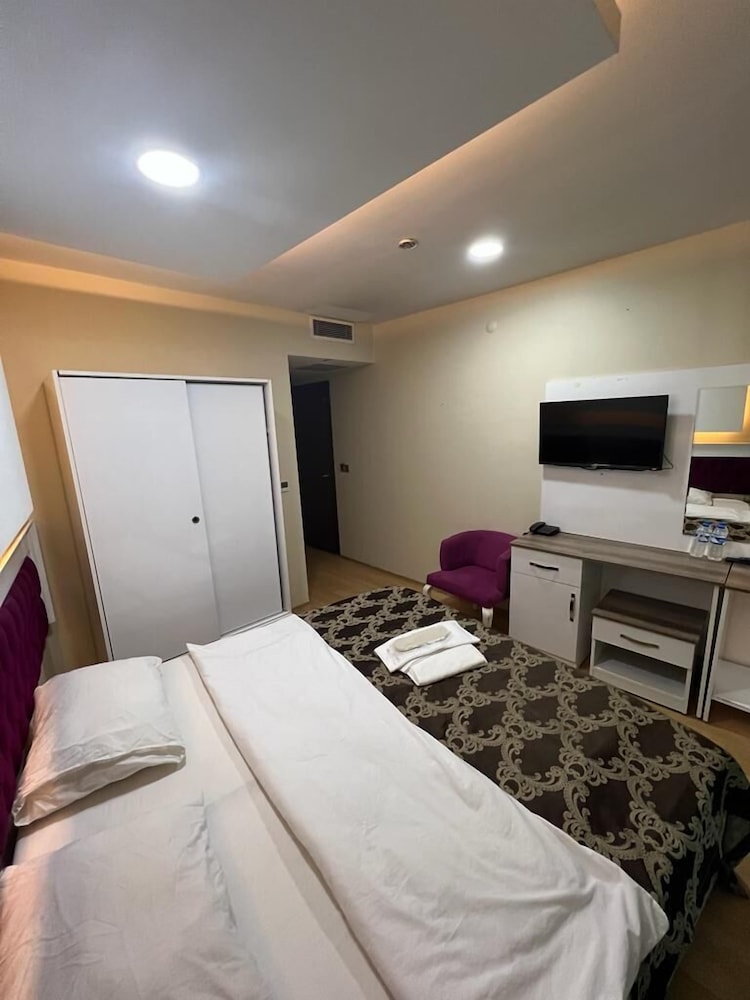 Double or Twin Room, City View photo 3