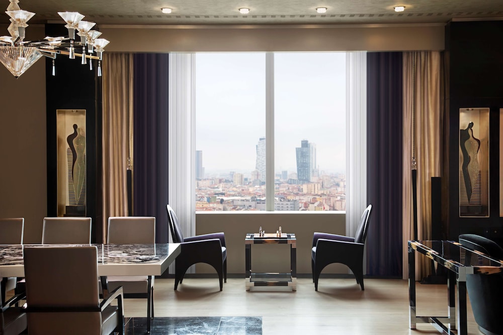 Presidential Suite thumbnail 5