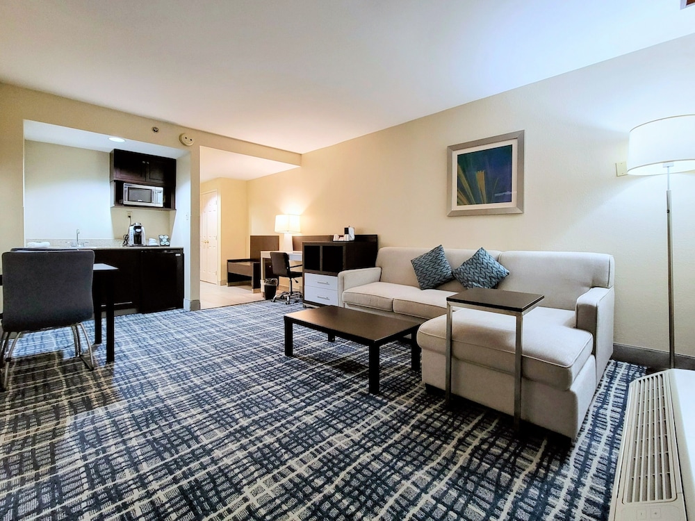 Suite, 1 King Bed with Sofa bed (Additional Living Area) - Photo 2