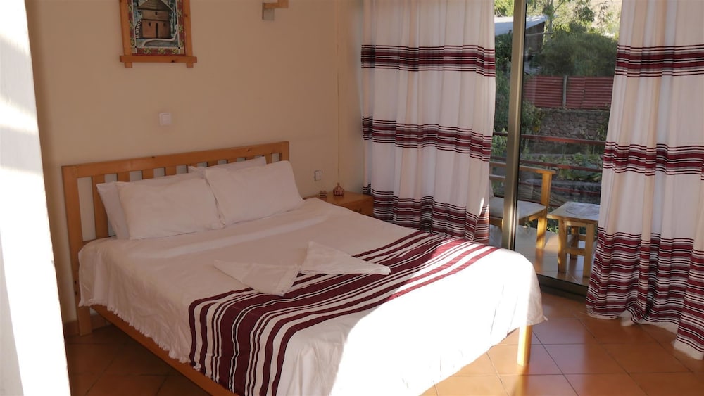 Standard Single Room, Balcony, Mountain View photo 3