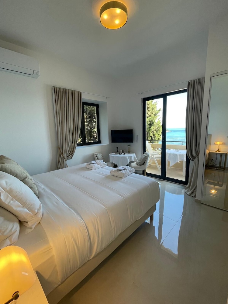 Deluxe Double Room (Le Jasmin) photo 1