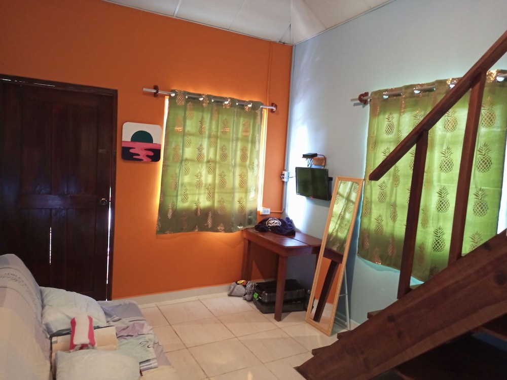 Deluxe Apartment, 1 Queen Bed with Sofa bed, Mezzanine photo 2