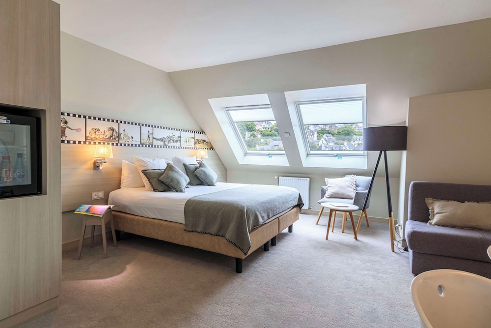 Exclusive Room, 1 King Bed - Photo 1