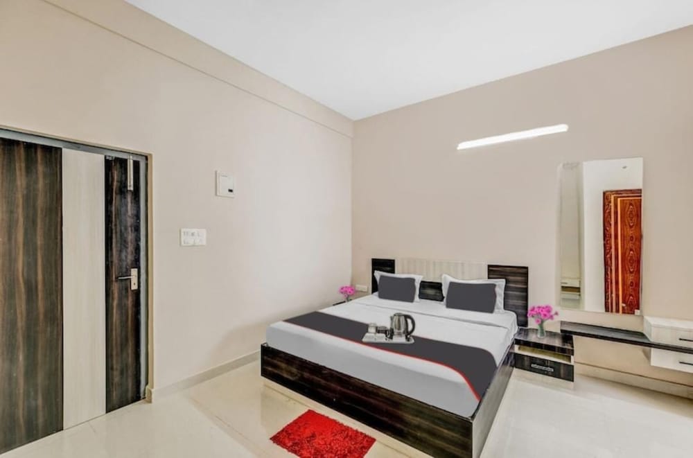 Classic Triple Room, City View photo 3