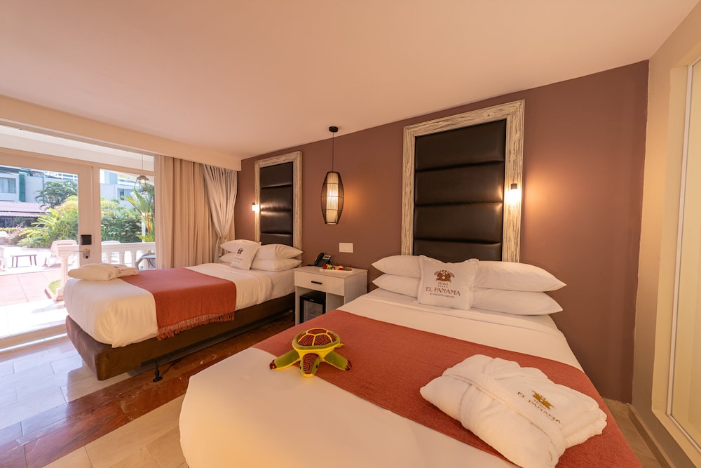 2 Double Beds, Cabana Room, Poolside Room - Photo 1