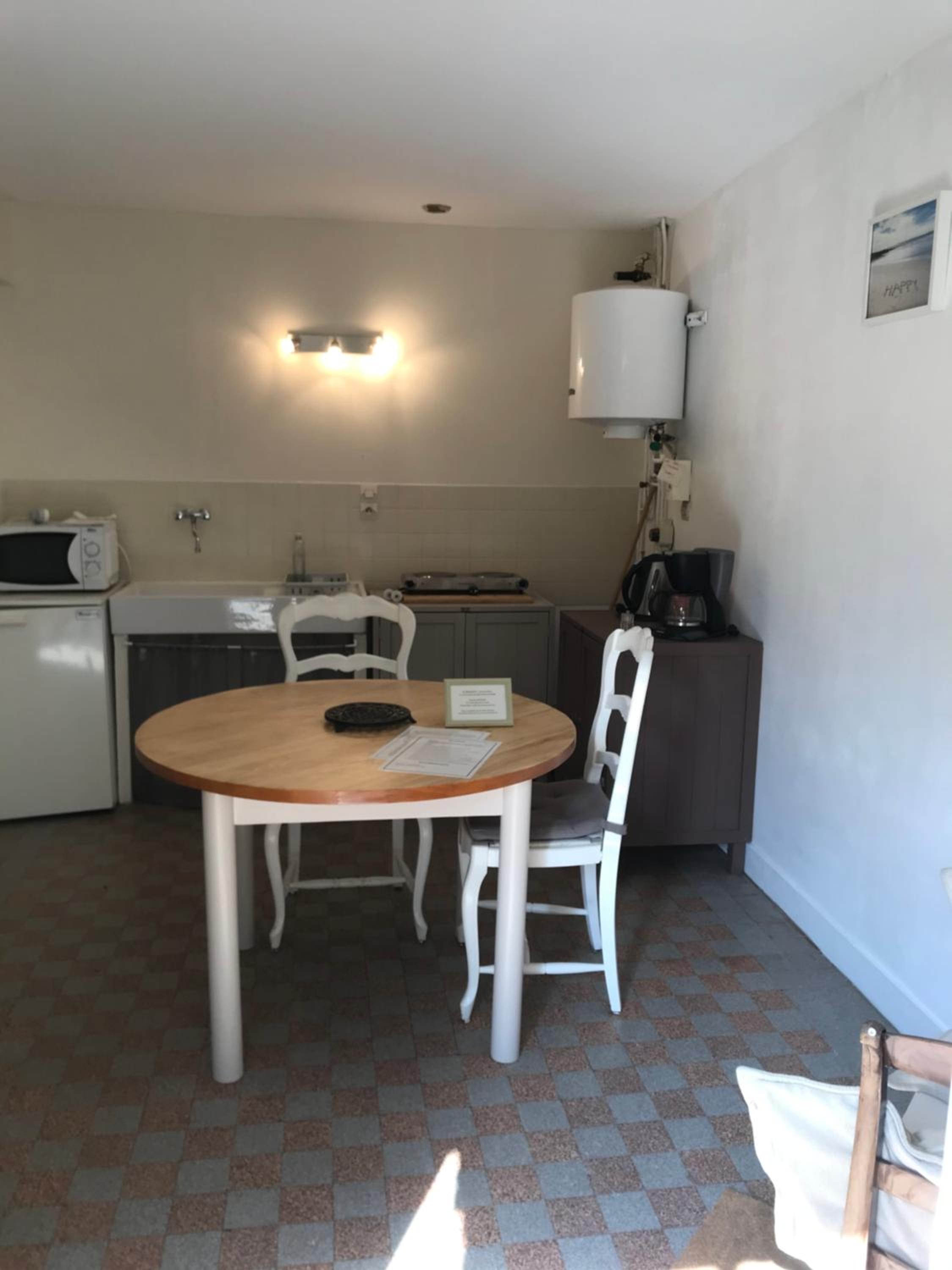 Double or Twin Room with Garden View - Photo 3