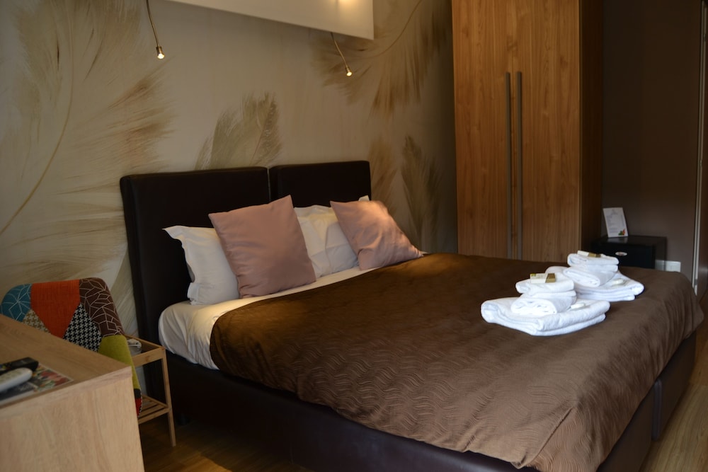 Double or Twin Room - Photo 4