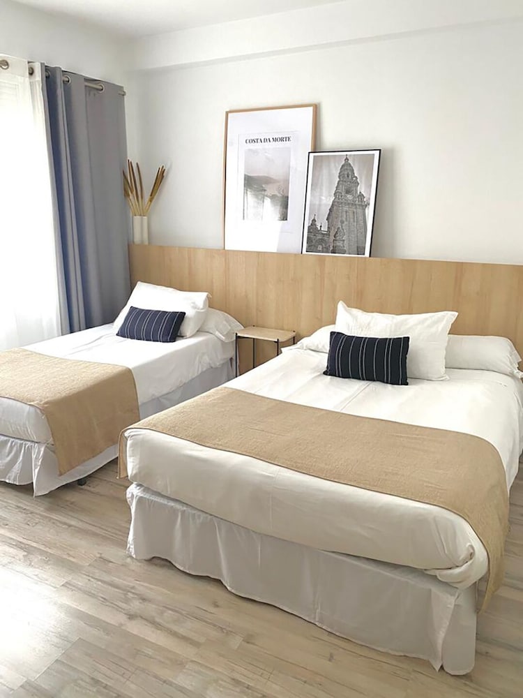 Twin Room - Photo 1