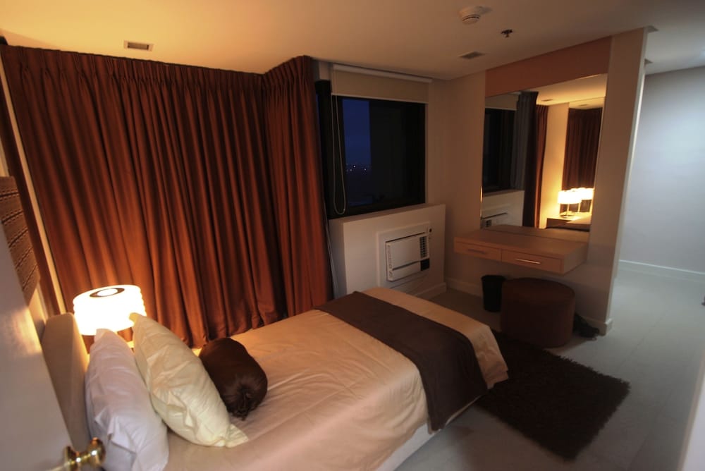 One Bedroom - Photo 7
