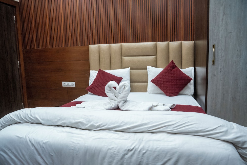 Deluxe Room, City View