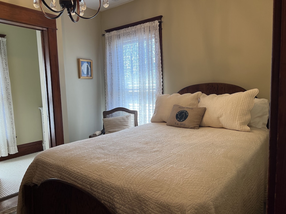 Standard Suite, 2 Double Beds (Tyfi 4; 2nd floor-stairs only) photo 1