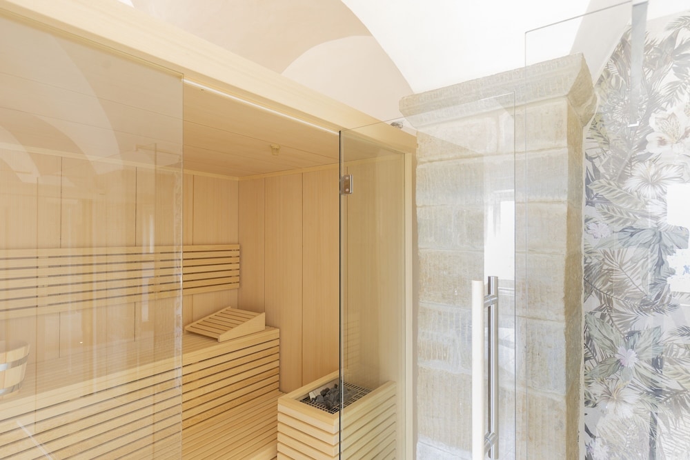 Suite photo 1