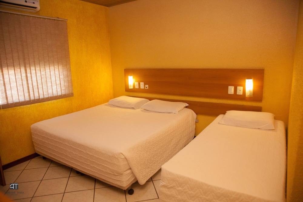 Economy Triple Room