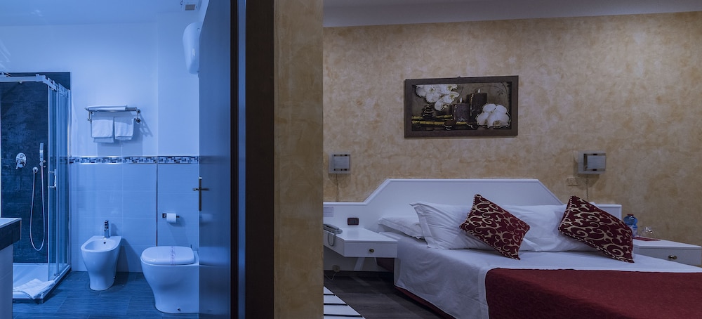 Junior Suite, 1 Double Bed, Terrace, Garden View