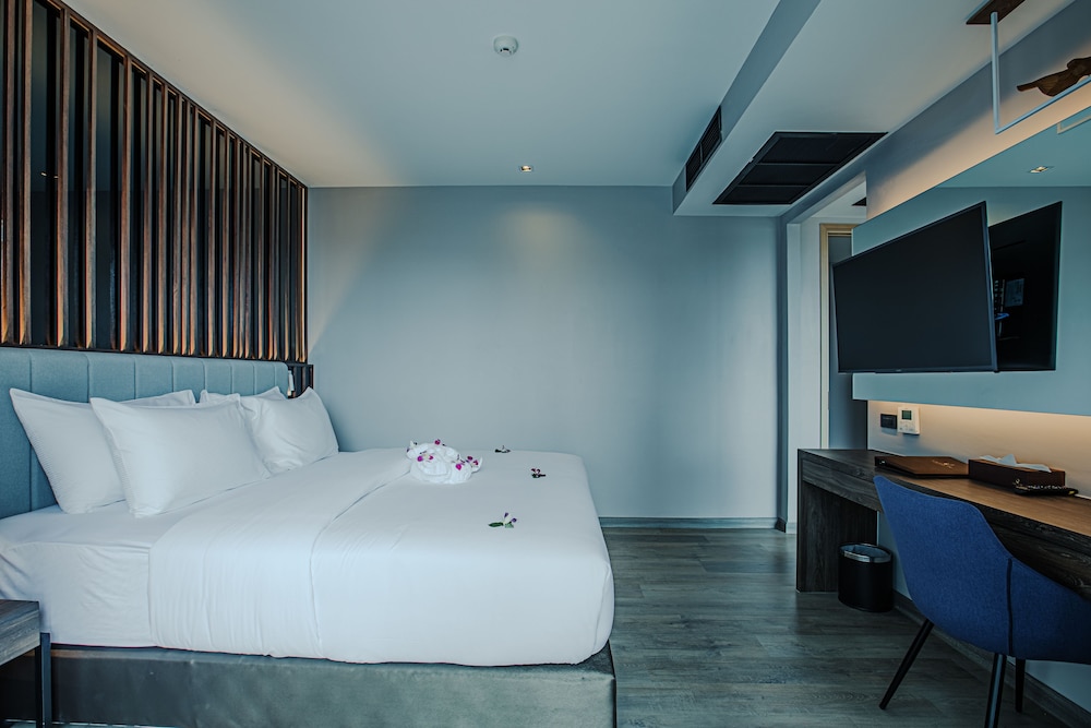 Rak Suite Room with Kitchenette City View - Photo 4
