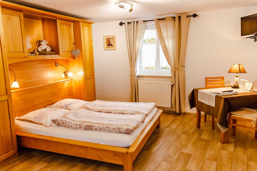 Double Room - Photo 9