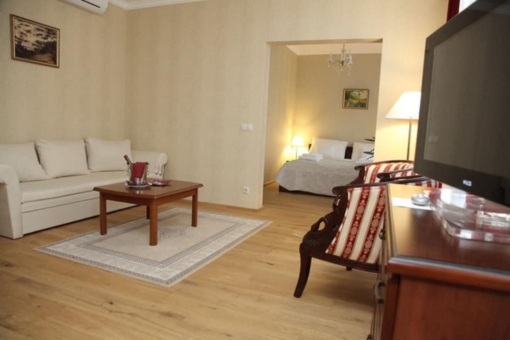 Suite (Kastély) photo 2