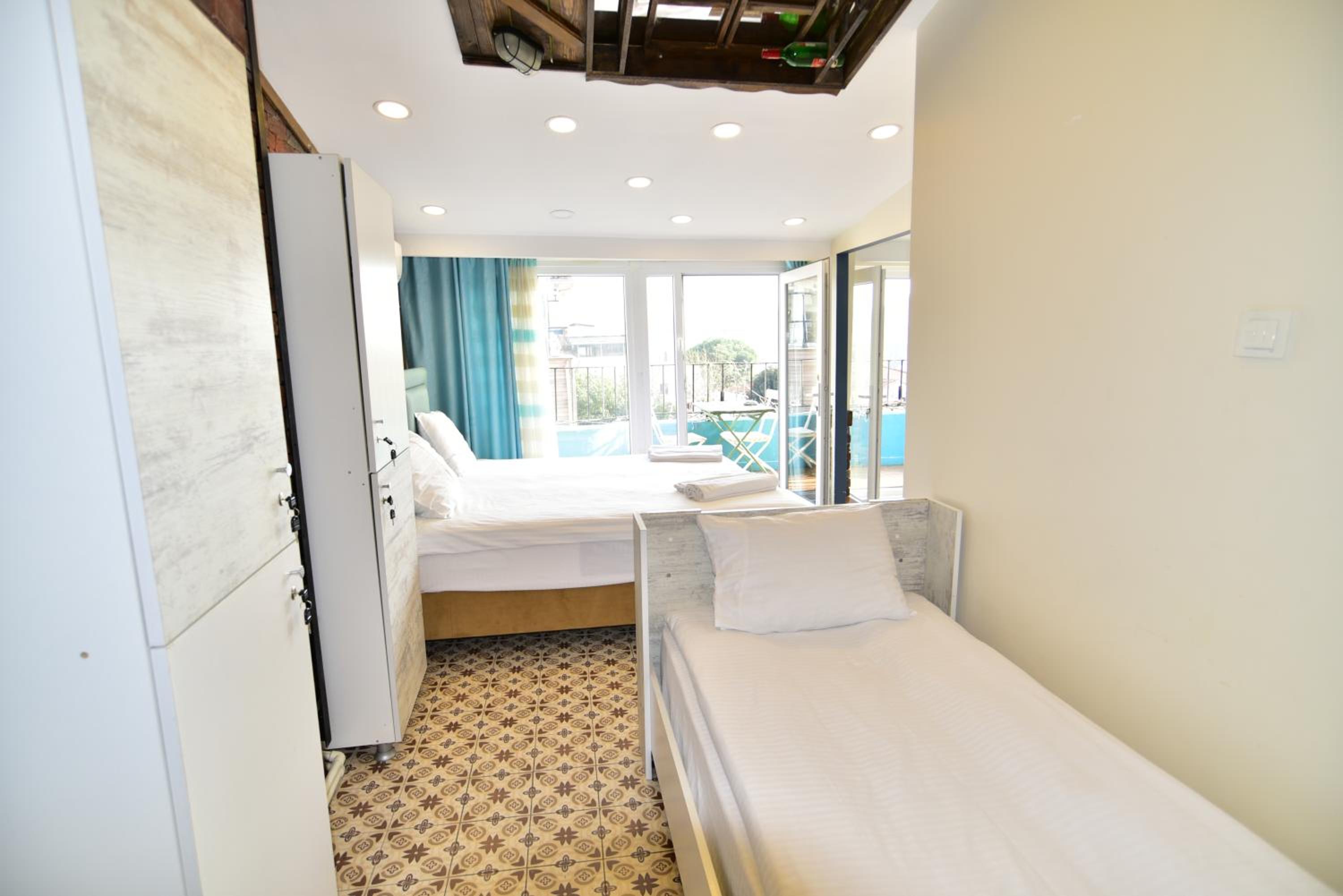 Family Room with Terrace photo 1