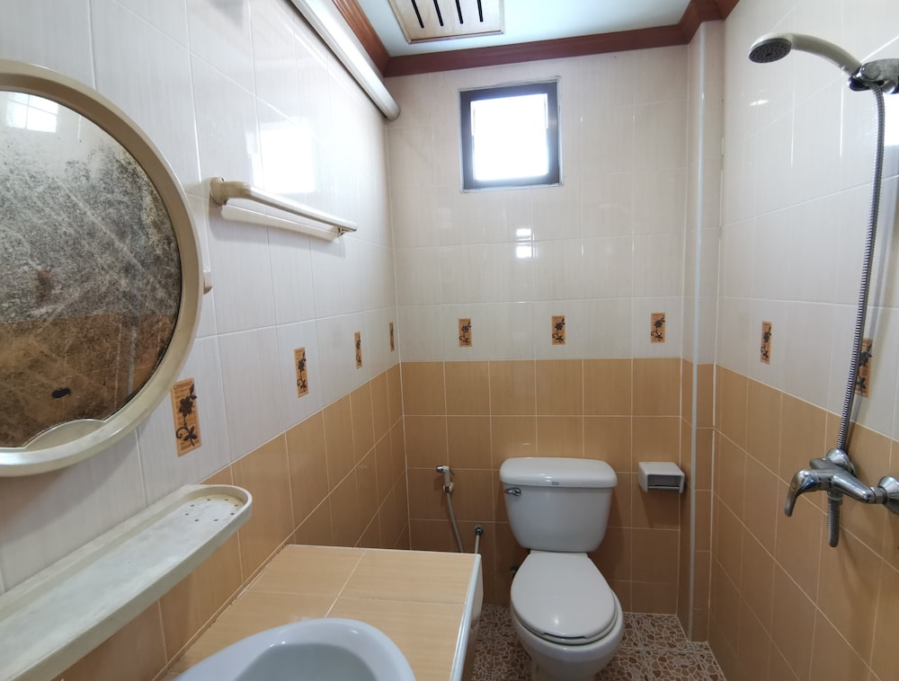 Deluxe Twin Room - Photo 2
