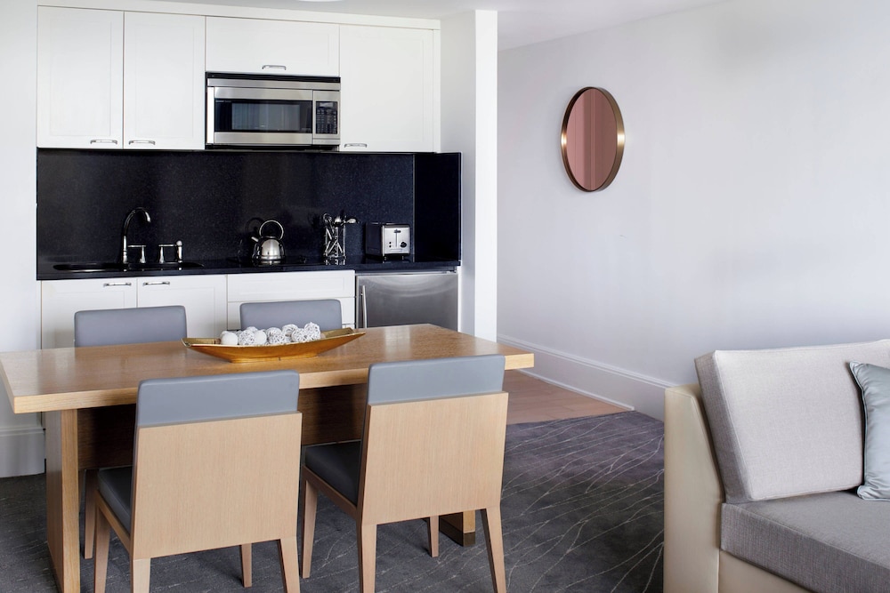 Suite, 1 Bedroom (Intracoastal) - Photo 2