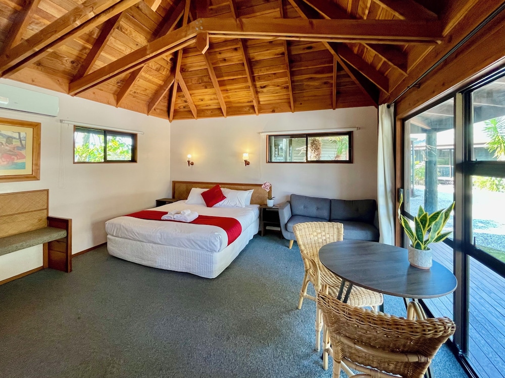 Queen Tropical Garden Villa photo 3