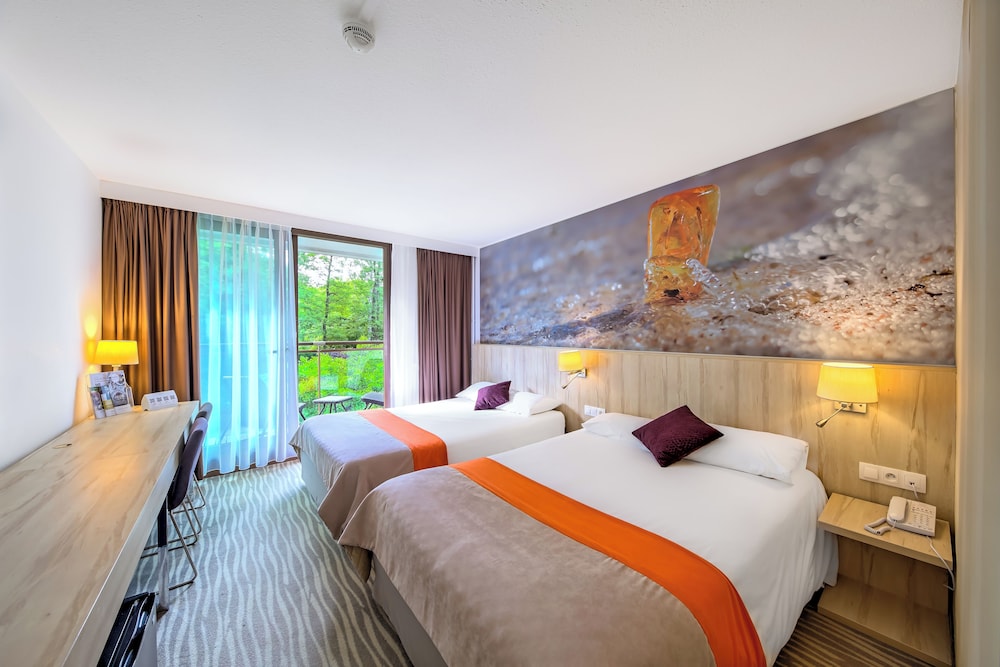 Classic Room, 2 Double Beds, Balcony (Comfortable) - Photo 5