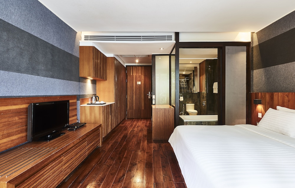 Studio Room (King Size Bed) photo 2
