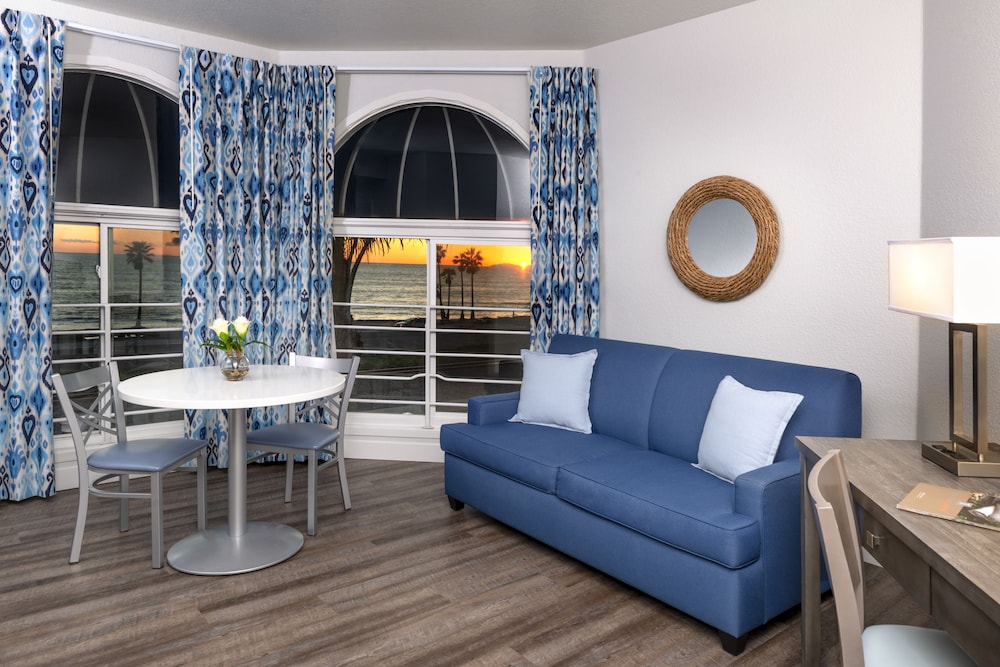 Suite, Oceanfront (King)