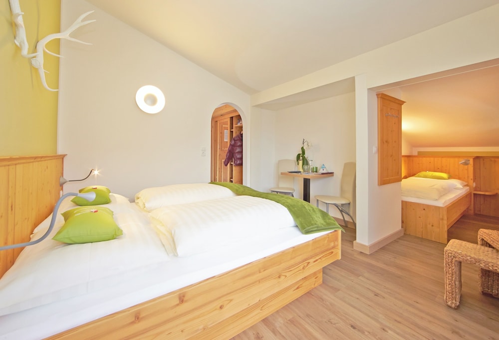 Family Quadruple Room, Balcony, Mountain View (Comfort)