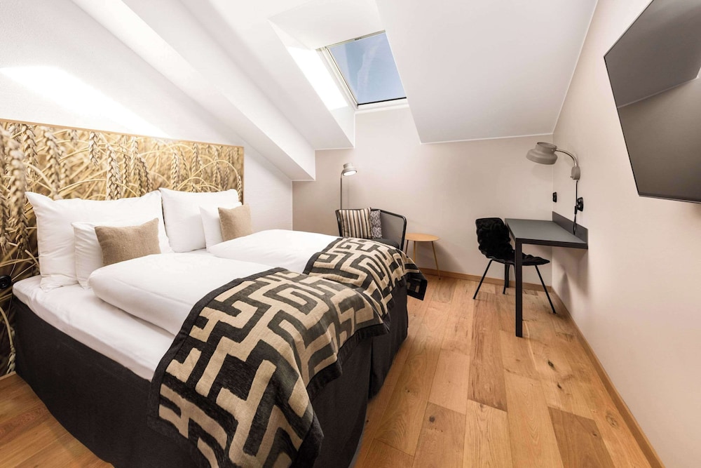 Standard Room, 1 Double Bed, Non Smoking (No View ), photo 6