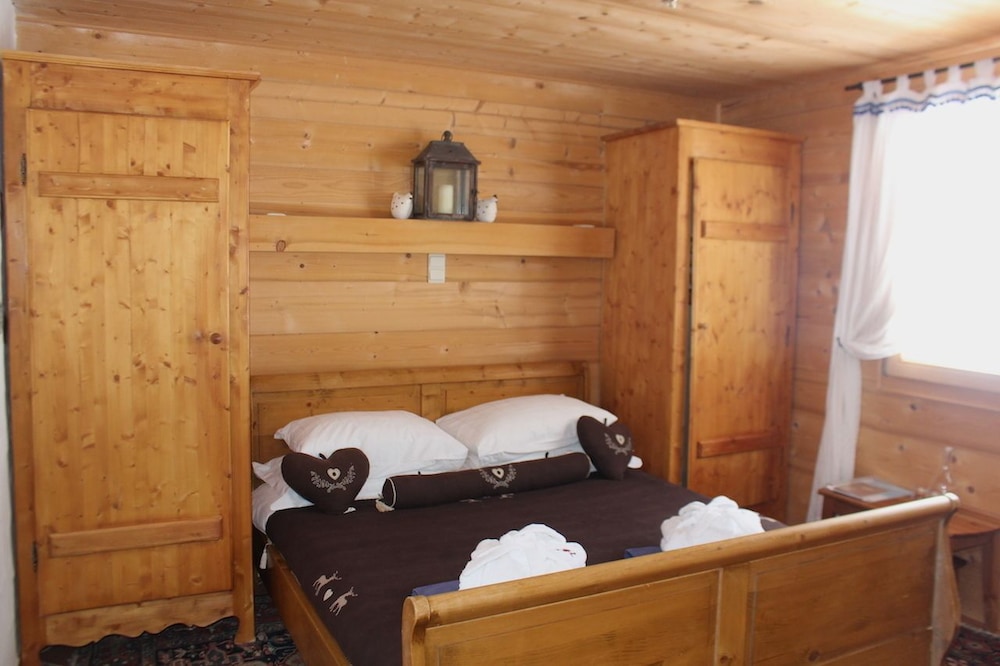 Chalet le Plan des Rochers (7 Bedrooms) photo 3