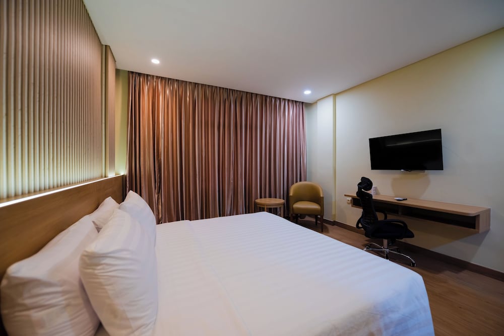 Deluxe Double Room, 1 King Bed photo 1