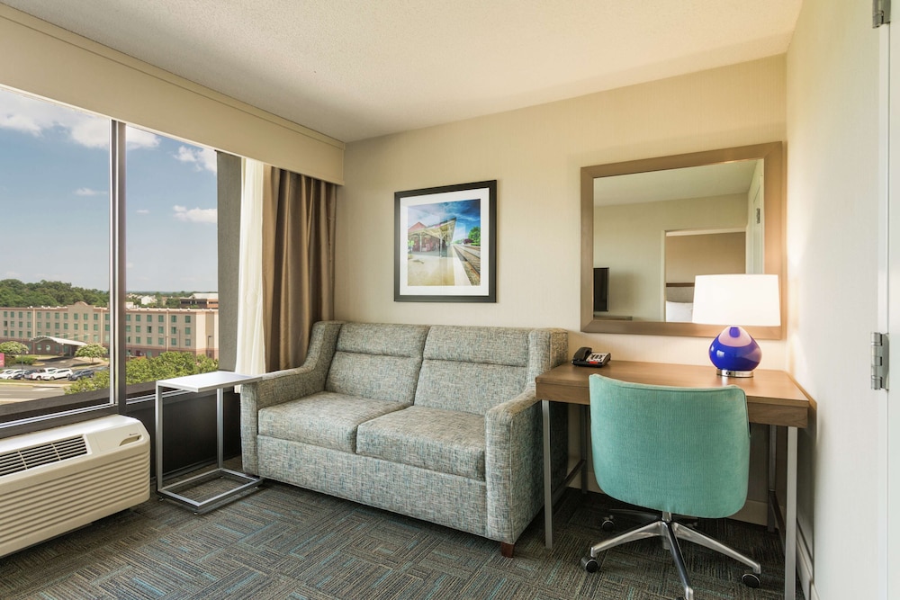 Suite, Accessible, Bathtub - Photo 1
