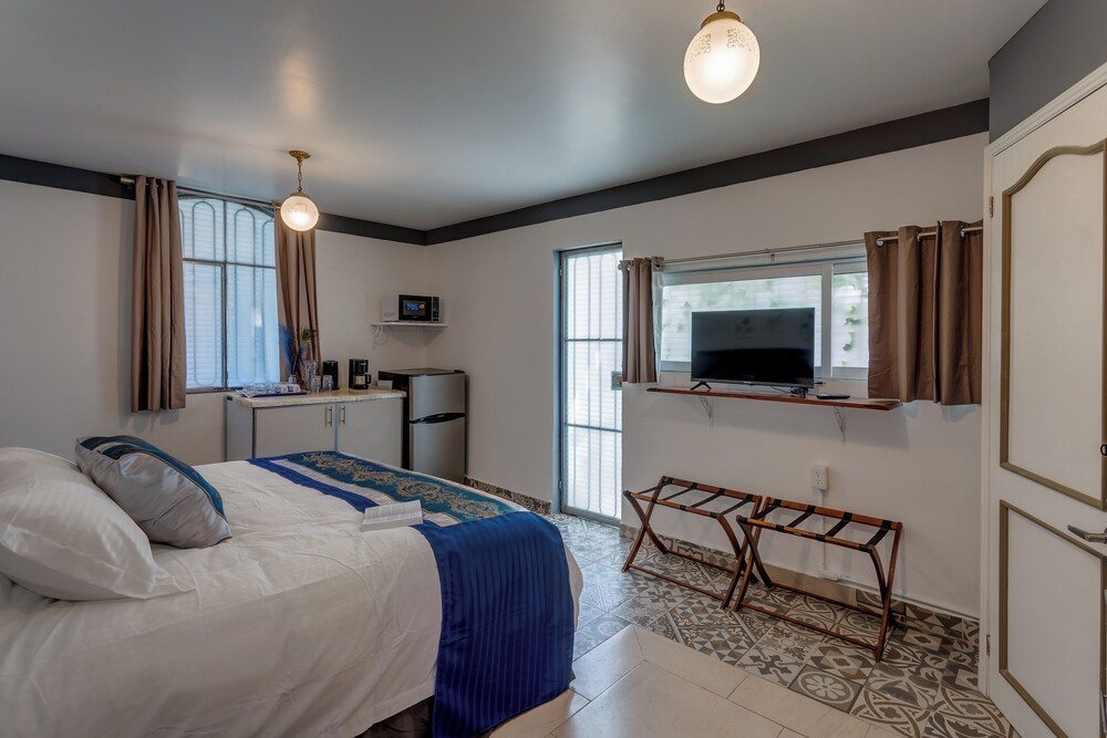 Luxury Double Room, Private Bathroom (8)