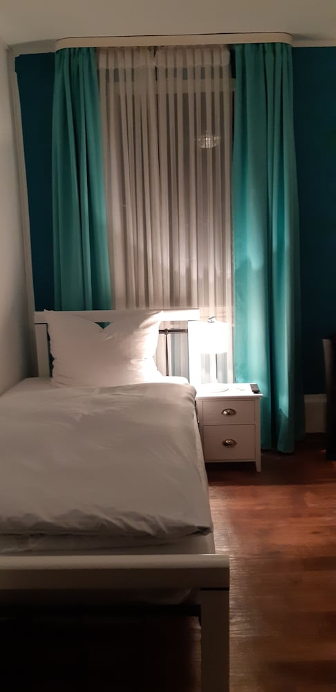 Single Room photo 1