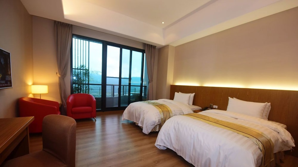 Deluxe Twin Room, Lake View photo 2