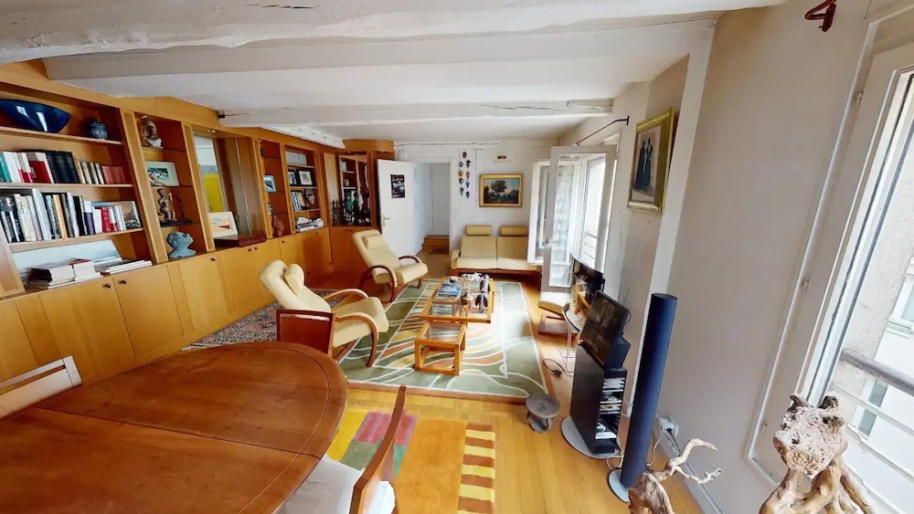 Deluxe Apartment photo 3