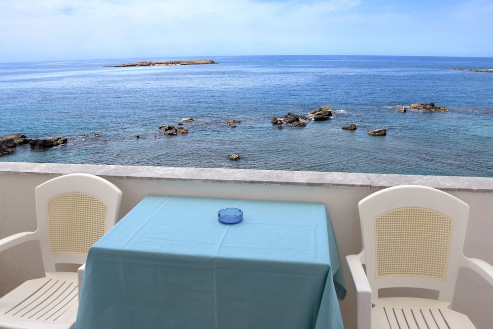Double Room, Sea View thumbnail 6