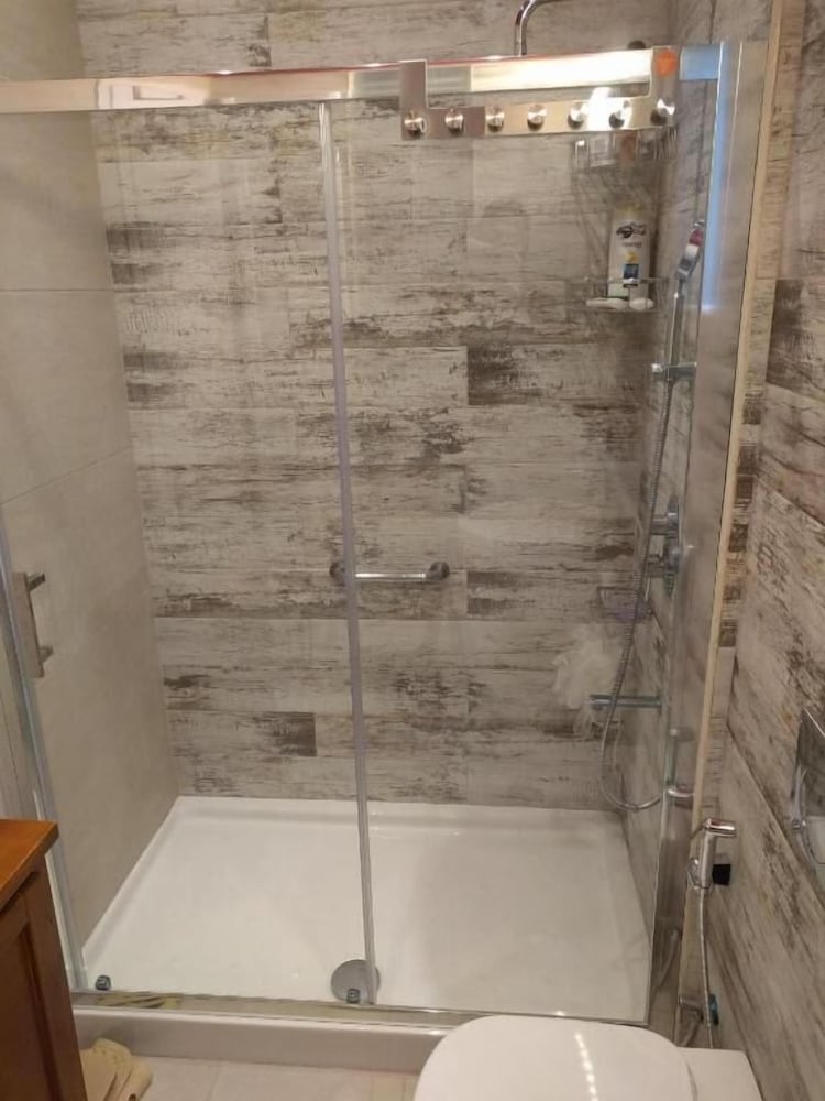 Family Apartment, Ensuite (Rose Velvet) photo 3