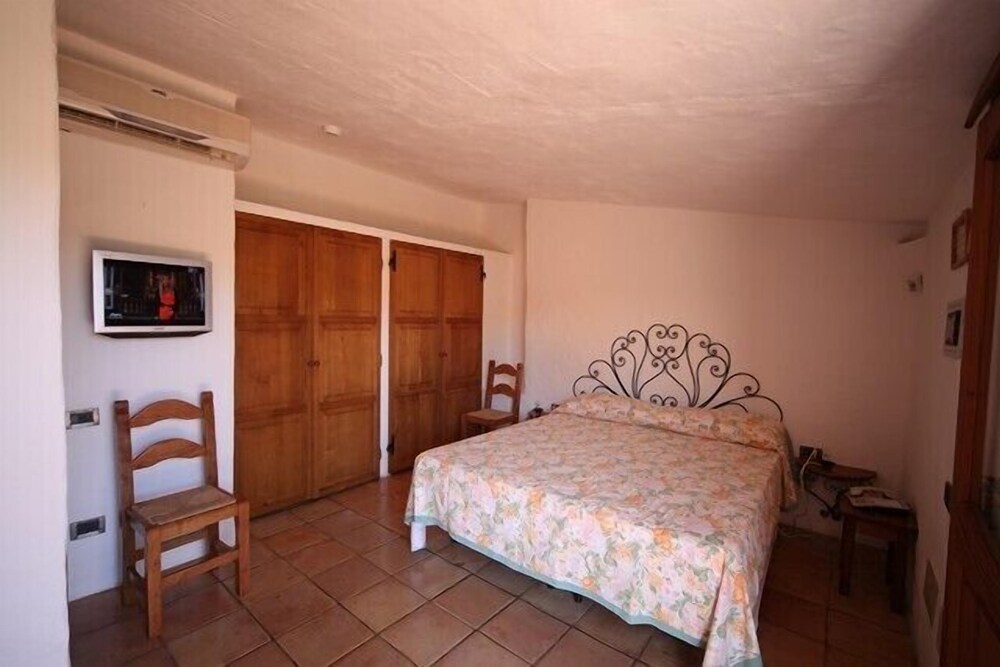 Apartment, 3 Bedrooms, 2 Bathrooms photo 3