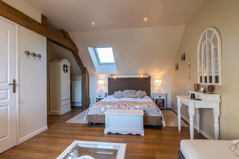 Superior Double Room, Ensuite, City View (Les Mignottes) photo 1
